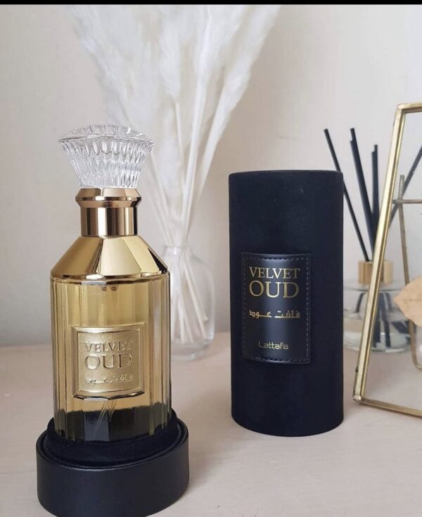 Velvet Oud lattafa