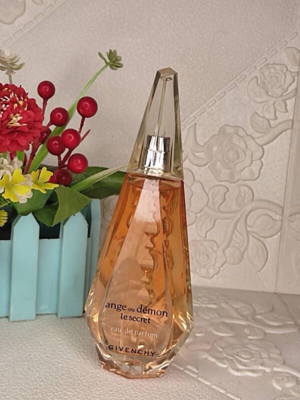 Unboxed - Angel ou demon let secret Givenchy EDP